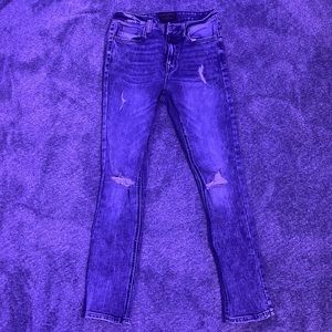 Size 28/30, hole pants very good condition